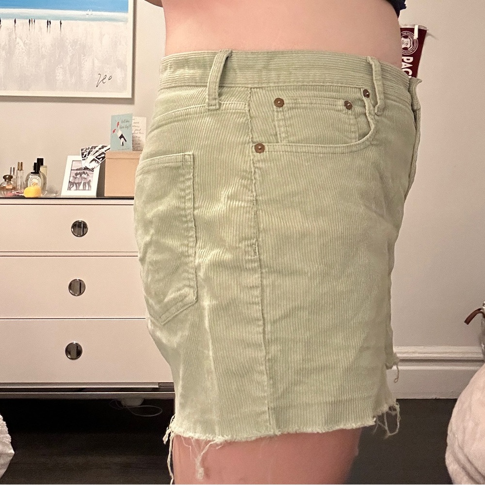 GAP Light Green Corduroy Jean Shorts Size 14/32 - Picture 2 of 5